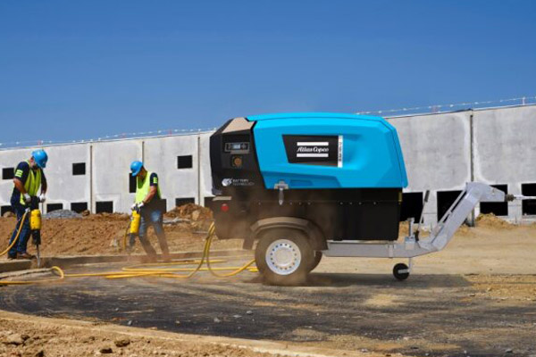 B-Air 185-12 powers pneumatic tools for road construction work